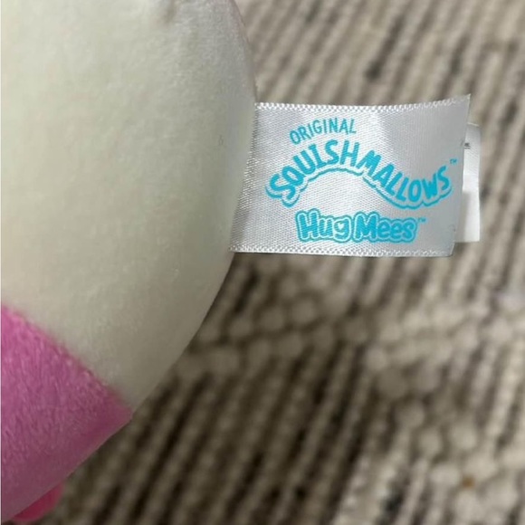 Caedyn squishmallow hugmee - Picture 2 of 2